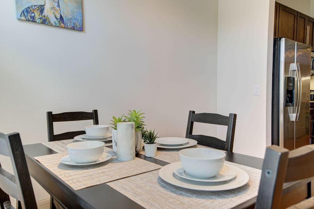 Cozy Apt Nrg Pool,Wi-Fi, Free Parking, Petsok! Houston Esterno foto