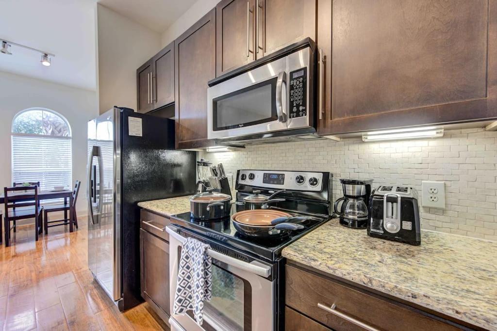 Cozy Apt Nrg Pool,Wi-Fi, Free Parking, Petsok! Houston Esterno foto
